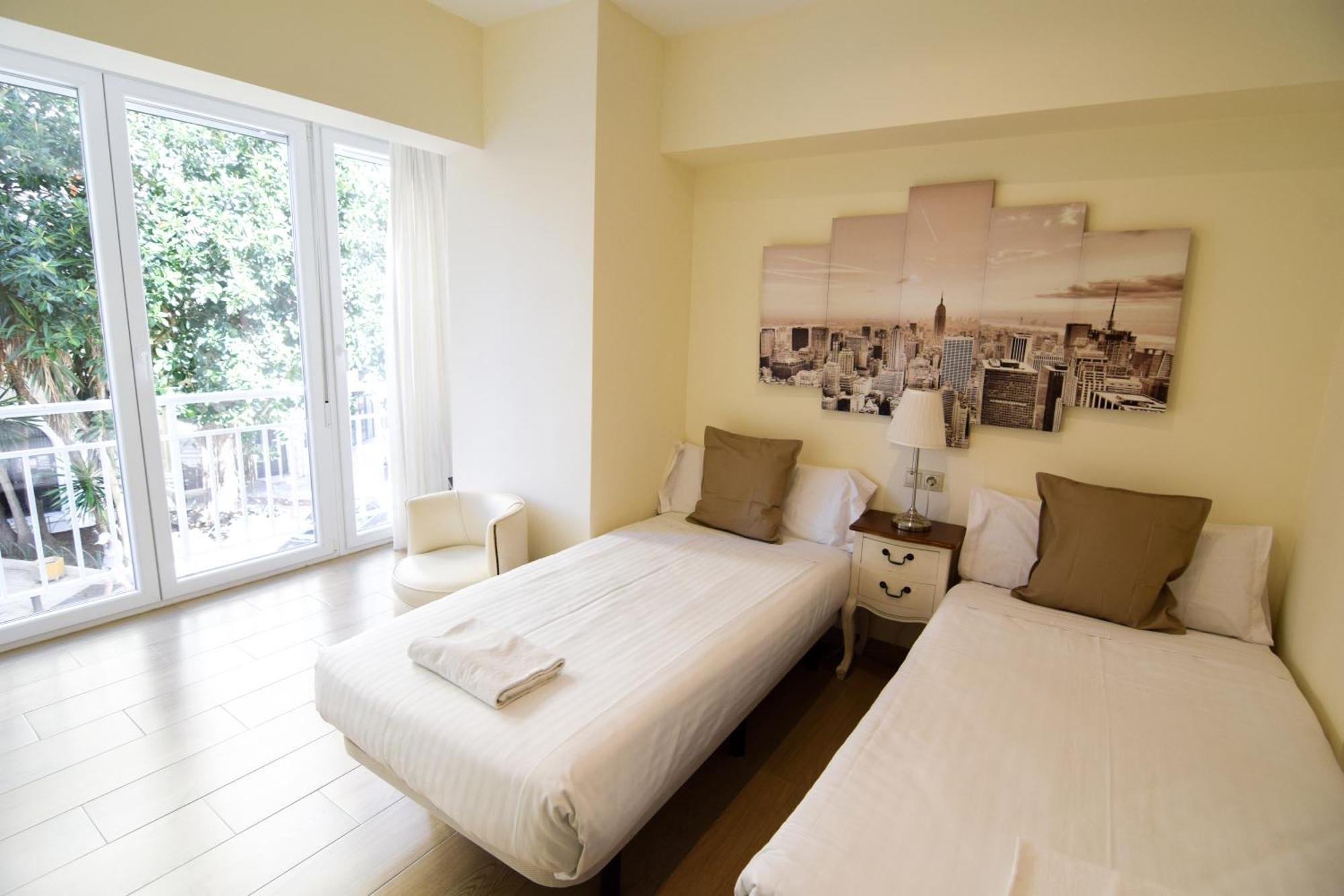 Malagueta Beachside Charm Apartment Malaga Ngoại thất bức ảnh