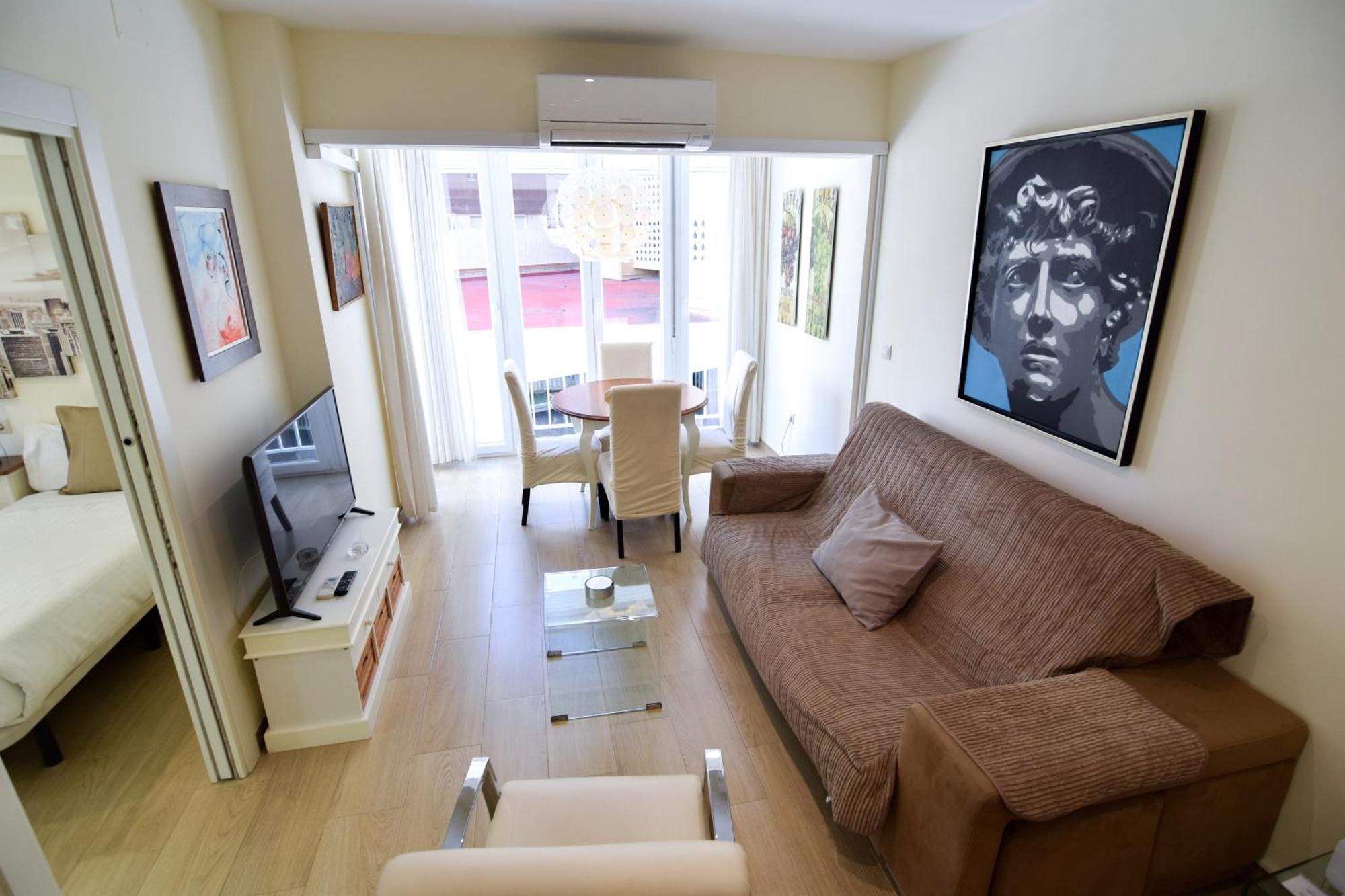 Malagueta Beachside Charm Apartment Malaga Ngoại thất bức ảnh