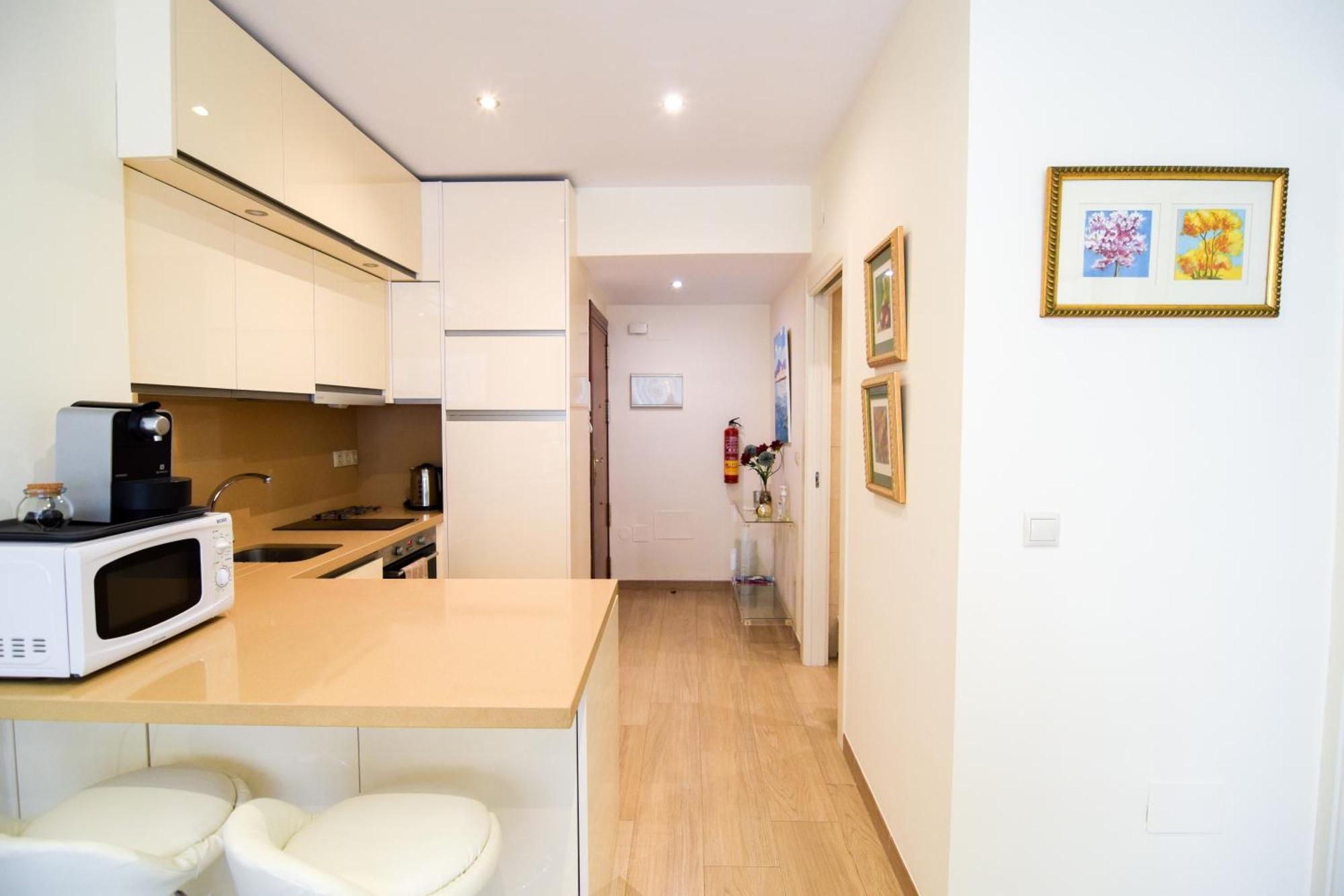 Malagueta Beachside Charm Apartment Malaga Ngoại thất bức ảnh