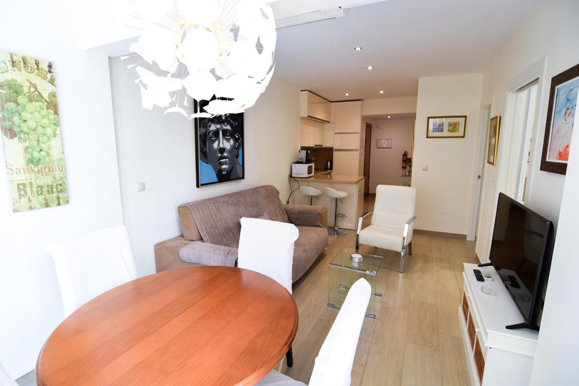 Malagueta Beachside Charm Apartment Malaga Ngoại thất bức ảnh