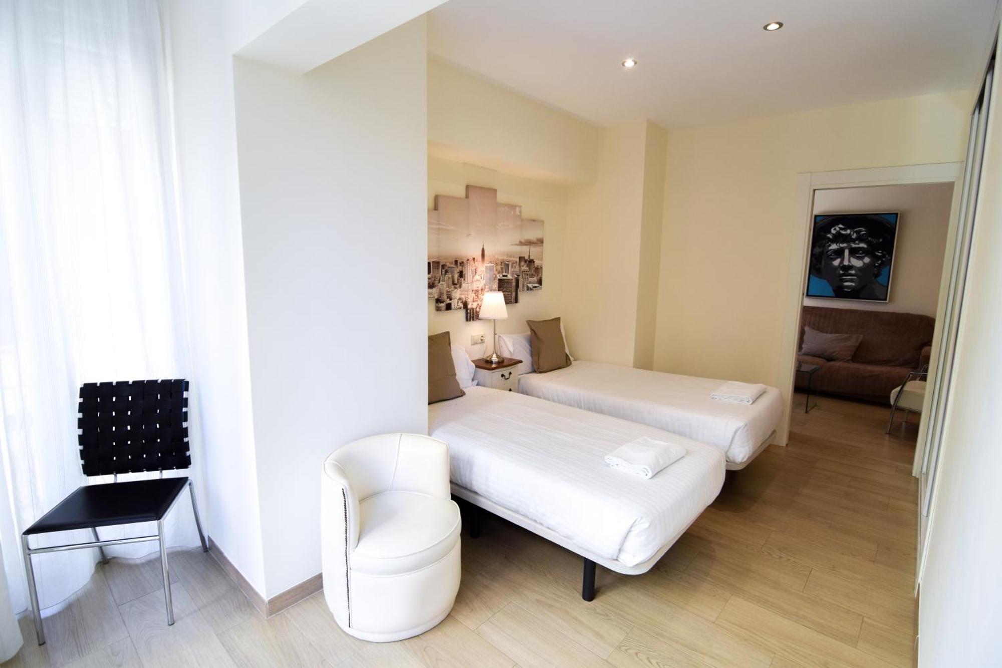 Malagueta Beachside Charm Apartment Malaga Ngoại thất bức ảnh