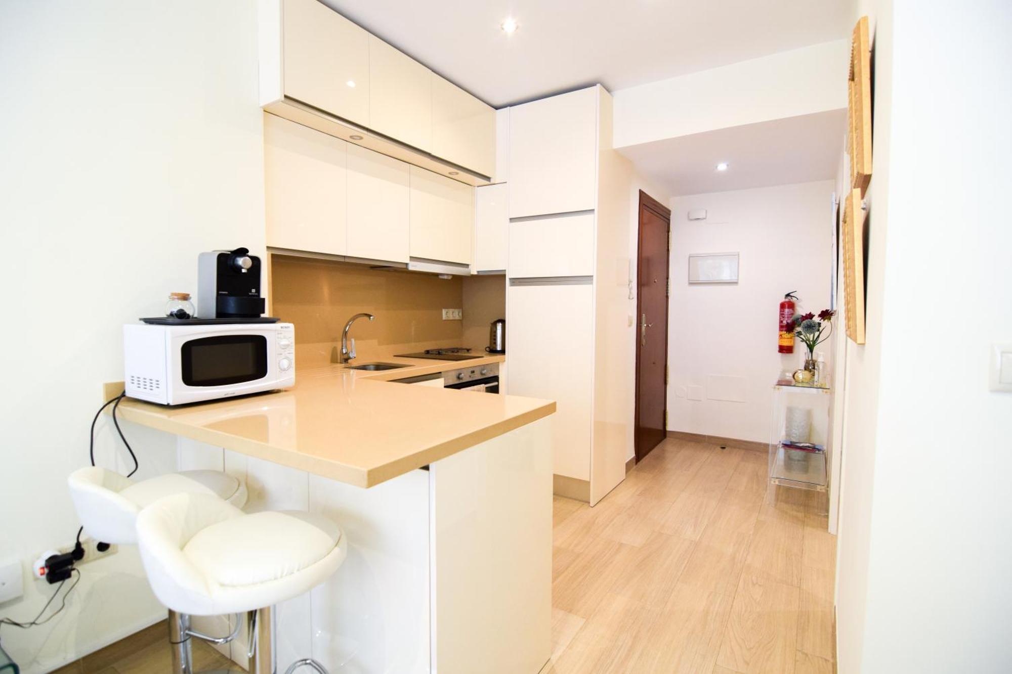 Malagueta Beachside Charm Apartment Malaga Ngoại thất bức ảnh