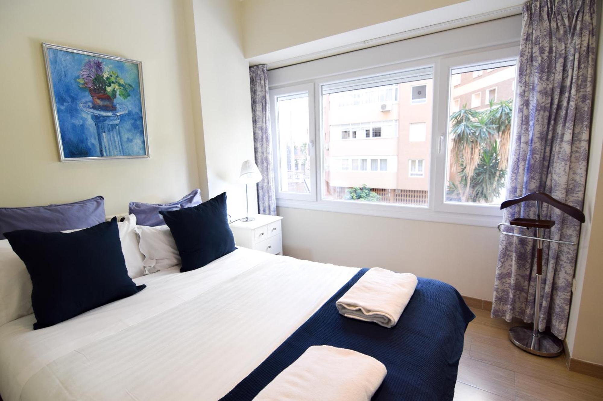 Malagueta Beachside Charm Apartment Malaga Ngoại thất bức ảnh