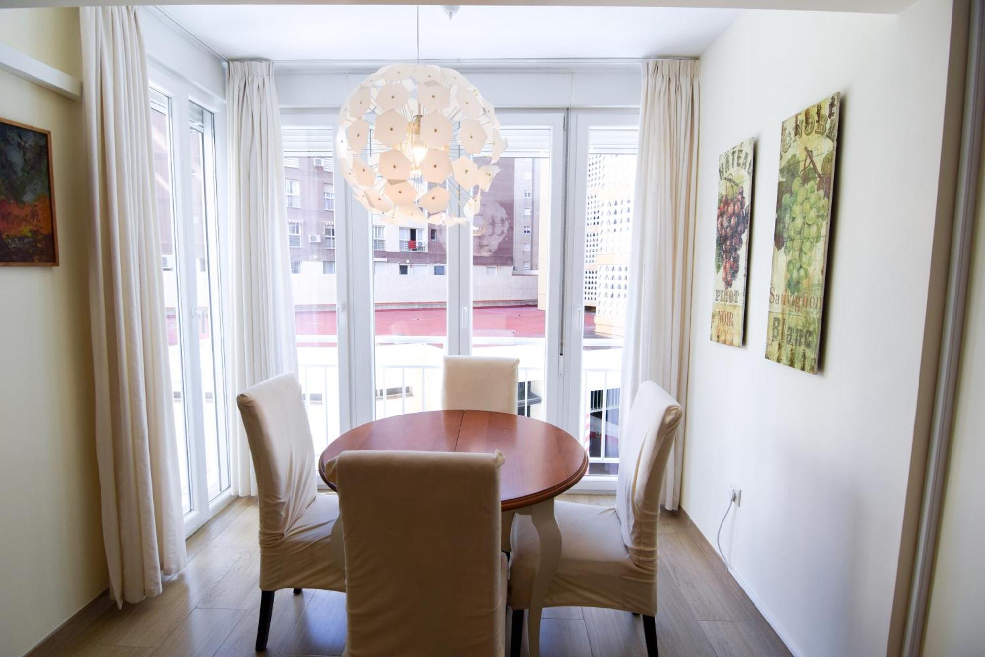 Malagueta Beachside Charm Apartment Malaga Ngoại thất bức ảnh