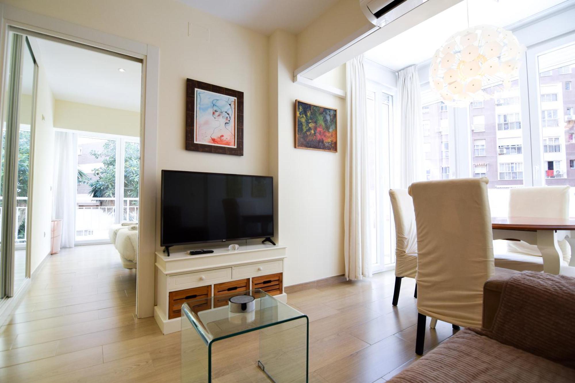 Malagueta Beachside Charm Apartment Malaga Ngoại thất bức ảnh
