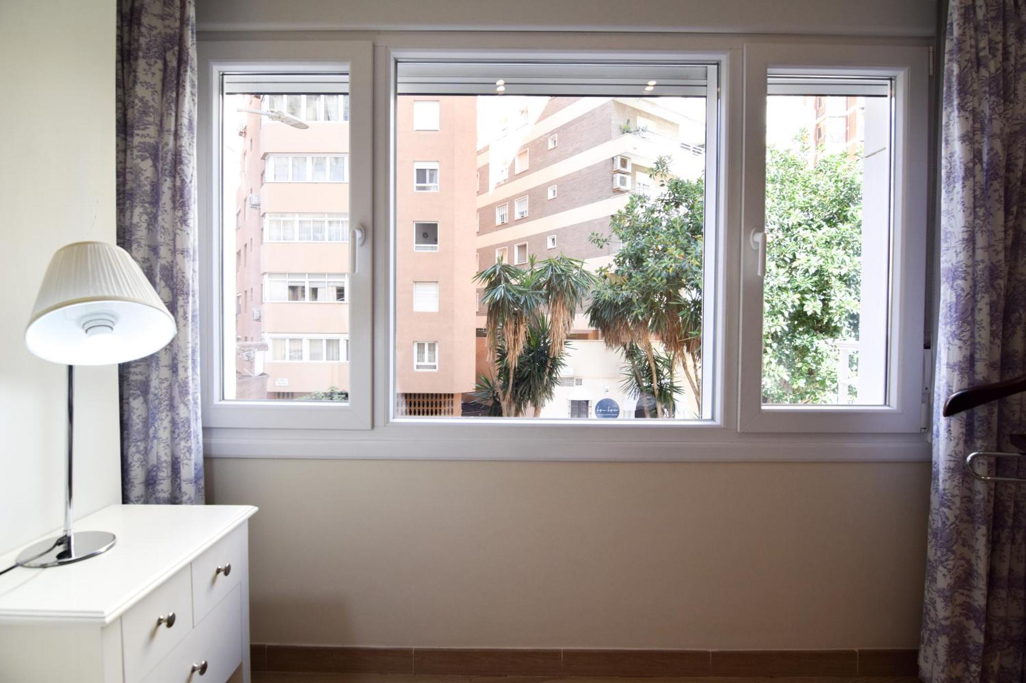 Malagueta Beachside Charm Apartment Malaga Ngoại thất bức ảnh